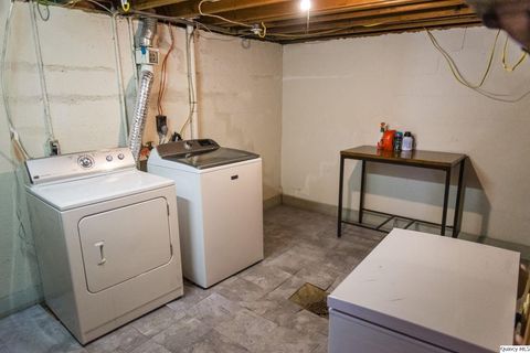 Tiny photo for 709 Hamilton Ave, Quincy, IL 62305 (MLS # 12621255)