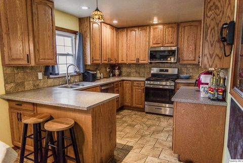 Tiny photo for 709 Hamilton Ave, Quincy, IL 62305 (MLS # 12621255)