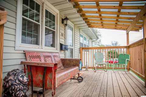 Tiny photo for 709 Hamilton Ave, Quincy, IL 62305 (MLS # 12621255)