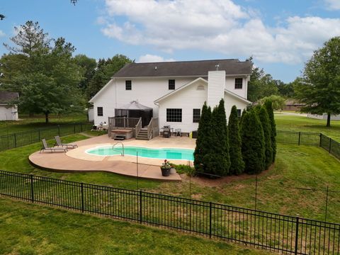 Tiny photo for 1601 Foxfire Lane, Herrin, IL 62948 (MLS # 12656018)