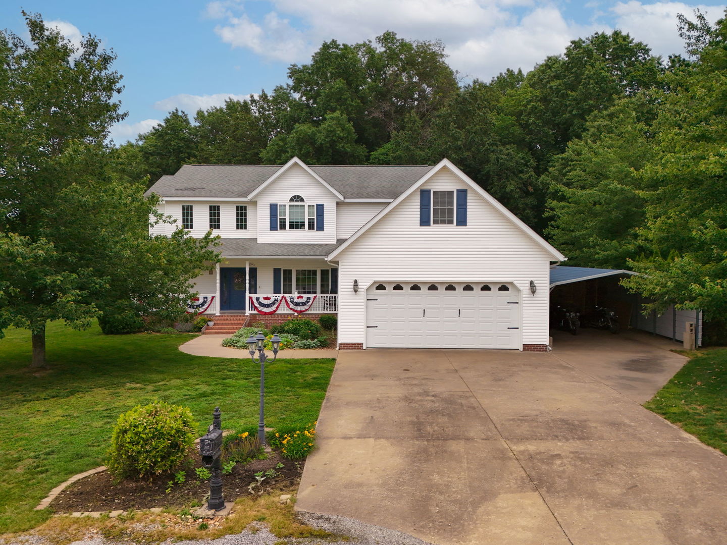 1601 Foxfire Lane