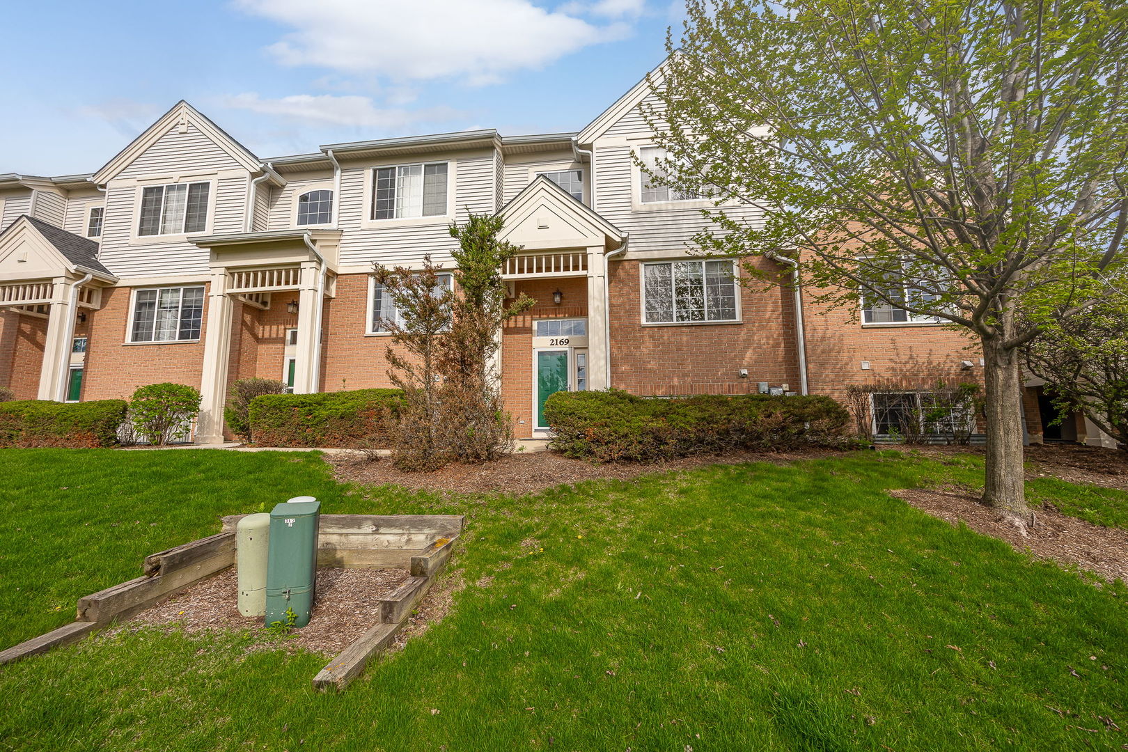 2169 W Concord Lane
