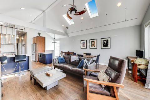 Tiny photo for 1142 W Cornelia Avenue #3, Chicago, IL 60657 (MLS # 12470731)