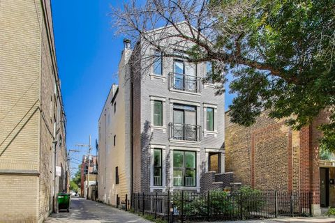 Photo of 1142 W Cornelia Avenue #3, Chicago, IL 60657 (MLS # 12470731)