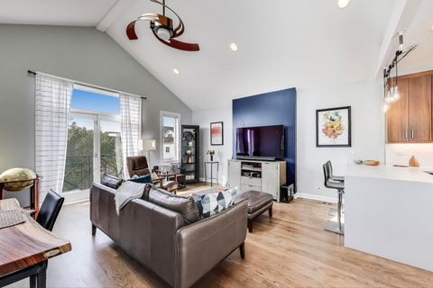 Tiny photo for 1142 W Cornelia Avenue #3, Chicago, IL 60657 (MLS # 12470731)