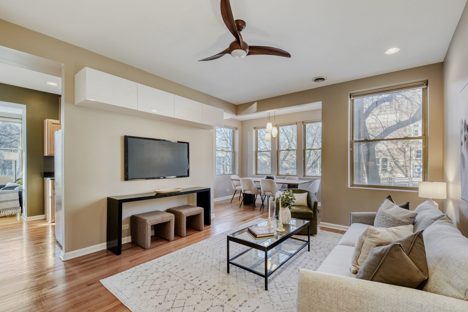 3725 W Byron Street 1