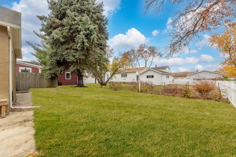 Tiny photo for 809 poplar Street, Ottawa, IL 61350 (MLS # 12523637)