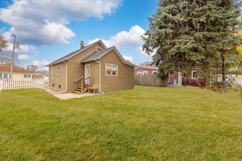 Tiny photo for 809 poplar Street, Ottawa, IL 61350 (MLS # 12523637)