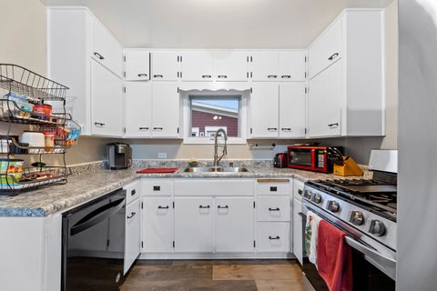 Tiny photo for 809 poplar Street, Ottawa, IL 61350 (MLS # 12523637)