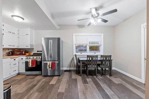 Tiny photo for 809 poplar Street, Ottawa, IL 61350 (MLS # 12523637)