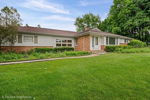 Photo of 593 Cumnock Road, Inverness, IL 60067 (MLS # 12646545)