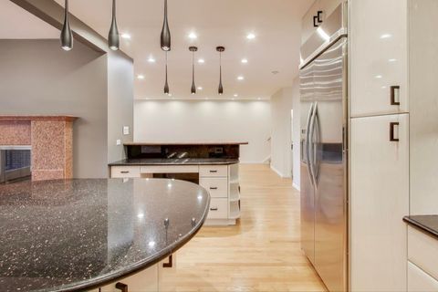 Tiny photo for 300 Boardwalk Place, Park Ridge, IL 60068 (MLS # 12493289)