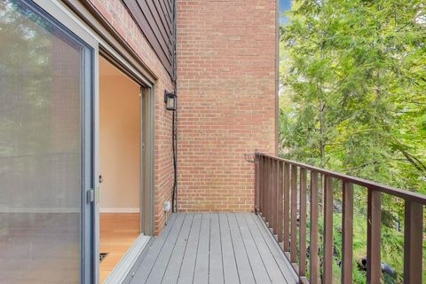 Tiny photo for 300 Boardwalk Place, Park Ridge, IL 60068 (MLS # 12493289)