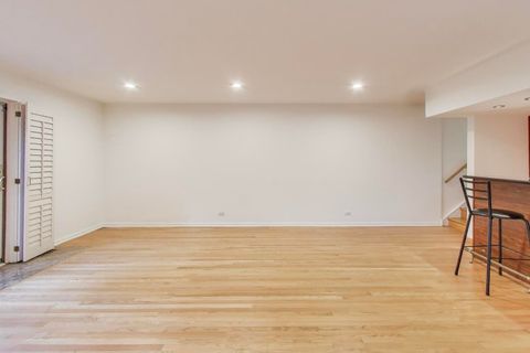 Tiny photo for 300 Boardwalk Place, Park Ridge, IL 60068 (MLS # 12493289)