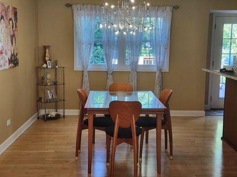 Tiny photo for 700 N Lakeside Drive, Vernon Hills, IL 60061 (MLS # 12562645)