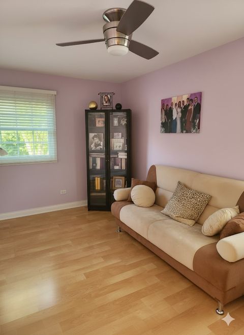 Tiny photo for 700 N Lakeside Drive, Vernon Hills, IL 60061 (MLS # 12562645)