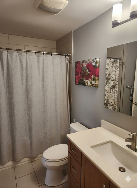 Tiny photo for 700 N Lakeside Drive, Vernon Hills, IL 60061 (MLS # 12562645)