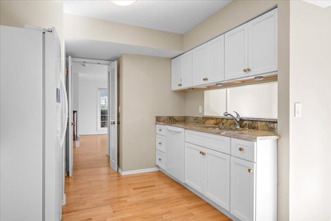 Tiny photo for 1414 Pebblecreek Drive, Glenview, IL 60025 (MLS # 12482620)