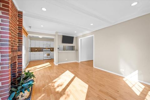 Tiny photo for 1414 Pebblecreek Drive, Glenview, IL 60025 (MLS # 12482620)