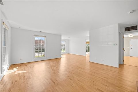 Tiny photo for 1414 Pebblecreek Drive, Glenview, IL 60025 (MLS # 12482620)