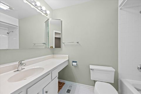 Tiny photo for 1414 Pebblecreek Drive, Glenview, IL 60025 (MLS # 12482620)