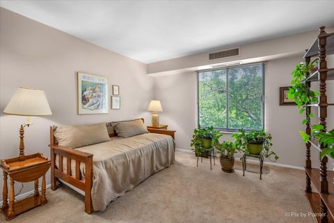 Tiny photo for 1605 E Central Road #301A, Arlington Heights, IL 60005 (MLS # 12658025)