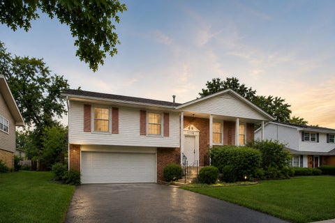Photo of 17730 Cherrywood Lane, Homewood, IL 60430 (MLS # 12772498)