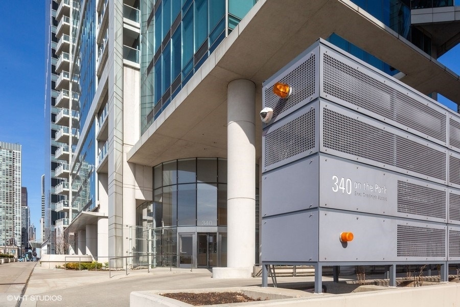 340 E RANDOLPH Street 905