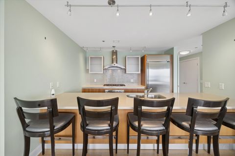 Tiny photo for 340 E RANDOLPH Street #905, Chicago, IL 60601 (MLS # 12571179)