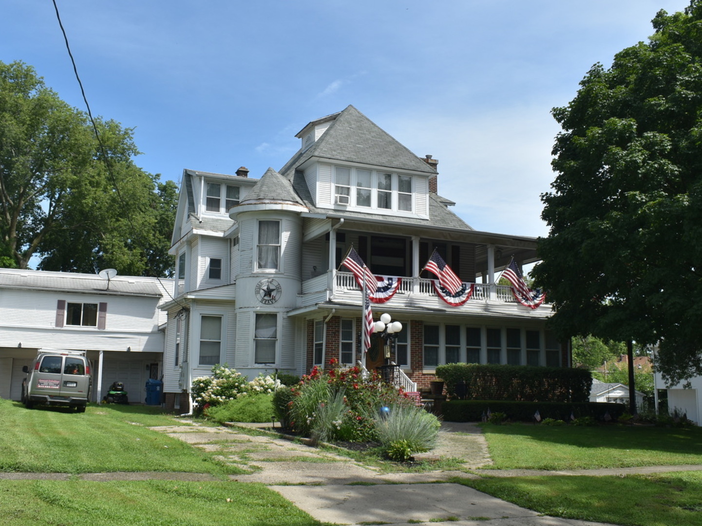 330 E Locust Street