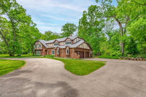 Tiny photo for 4 Auburn Lane, Barrington Hills, IL 60010 (MLS # 12711547)