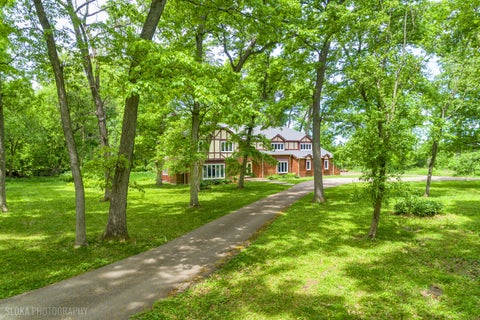 Tiny photo for 4 Auburn Lane, Barrington Hills, IL 60010 (MLS # 12711547)