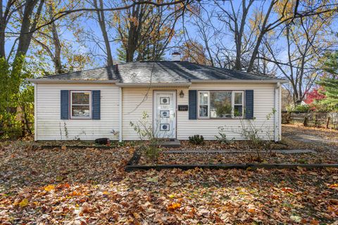 Photo of 1005 E Delaware Avenue, Urbana, IL 61801 (MLS # 12505288)