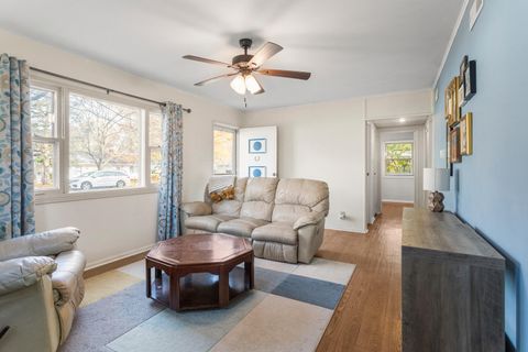 Tiny photo for 1005 E Delaware Avenue, Urbana, IL 61801 (MLS # 12505288)