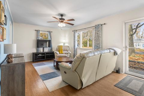 Tiny photo for 1005 E Delaware Avenue, Urbana, IL 61801 (MLS # 12505288)