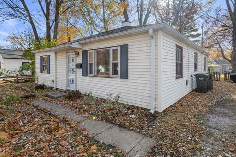 Tiny photo for 1005 E Delaware Avenue, Urbana, IL 61801 (MLS # 12505288)