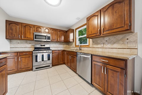 Tiny photo for 410 Preswick Court, Oswego, IL 60543 (MLS # 12783058)