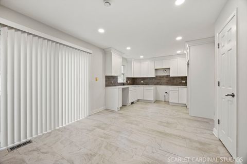 Tiny photo for 2235 Cheshire Drive, Aurora, IL 60502 (MLS # 12486456)