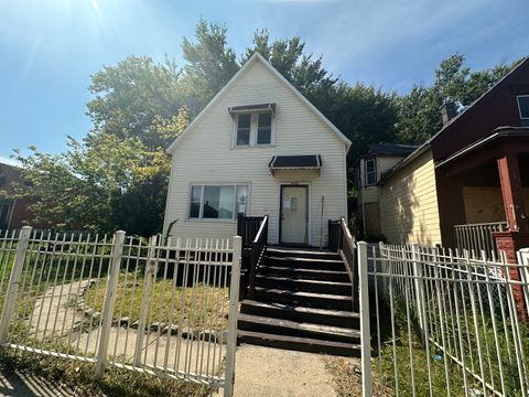 Photo of 10924 S WABASH Avenue, Chicago, IL 60628 (MLS # 12475800)