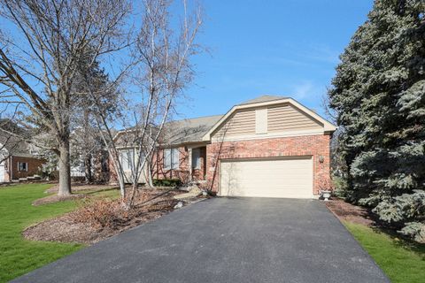 221 Course Drive Lake In The Hills IL 60156