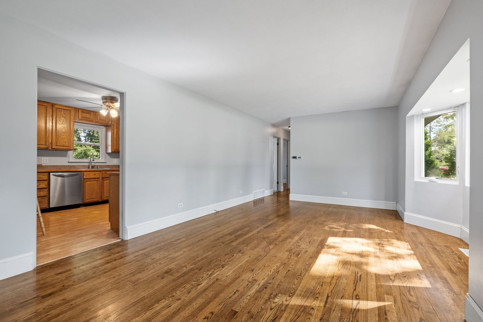 28w556 Forestview Avenue