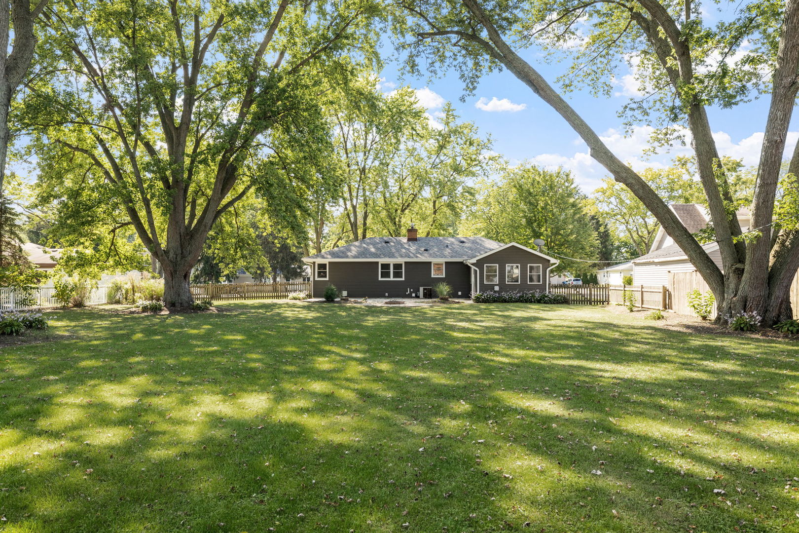 28w556 Forestview Avenue