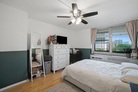 Tiny photo for 555 W Cornelia Avenue #1002, Chicago, IL 60657 (MLS # 12770986)