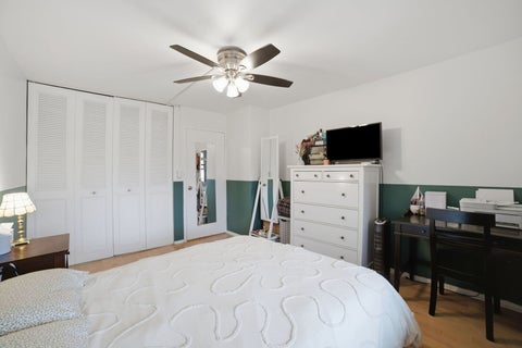 Tiny photo for 555 W Cornelia Avenue #1002, Chicago, IL 60657 (MLS # 12770986)