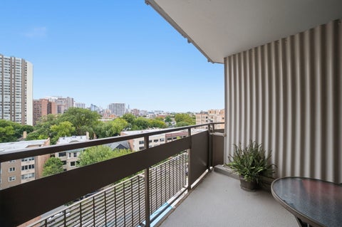 Tiny photo for 555 W Cornelia Avenue #1002, Chicago, IL 60657 (MLS # 12770986)