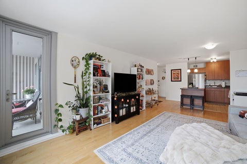 Tiny photo for 555 W Cornelia Avenue #1002, Chicago, IL 60657 (MLS # 12770986)