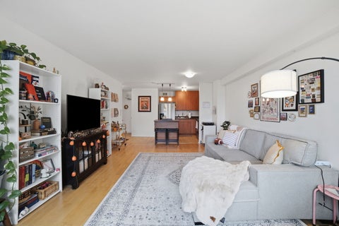 Tiny photo for 555 W Cornelia Avenue #1002, Chicago, IL 60657 (MLS # 12770986)