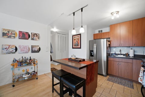 Tiny photo for 555 W Cornelia Avenue #1002, Chicago, IL 60657 (MLS # 12770986)