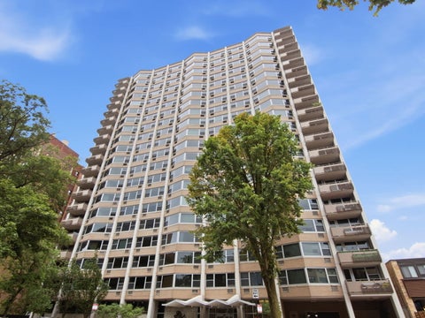 Photo of 555 W Cornelia Avenue #1002, Chicago, IL 60657 (MLS # 12770986)