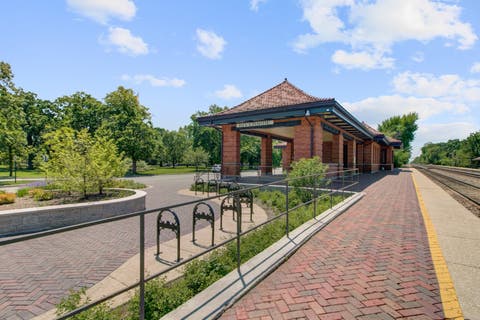 Tiny photo for 292 E Burlington Street, Riverside, IL 60546 (MLS # 12682693)